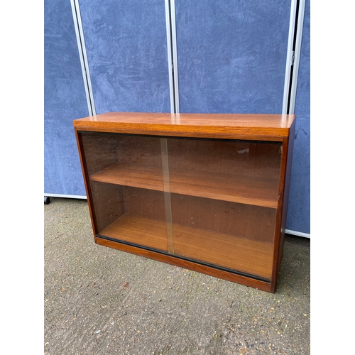 224 - Mid century teak glass from bookshelf/display cabinet.

Dimensions - 12