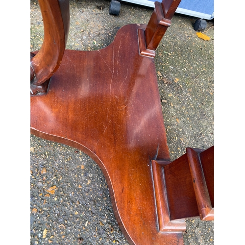 237 - Beautiful Antique mahogany wash stand with mirror. 

Dimensions - 36