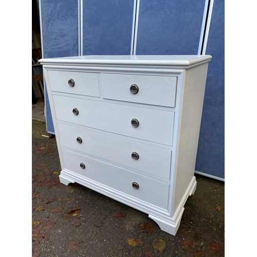 250 - Solid two over three drawer chest of drawers in white by John Lewis. 

Dimensions - 40