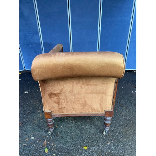 260 - Antique chaise lounge 

Dimensions - 75
