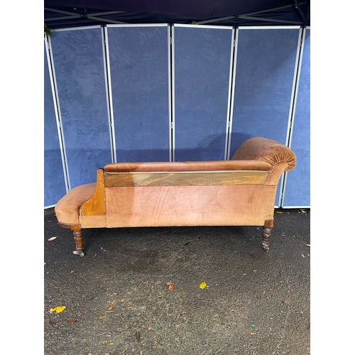 260 - Antique chaise lounge 

Dimensions - 75