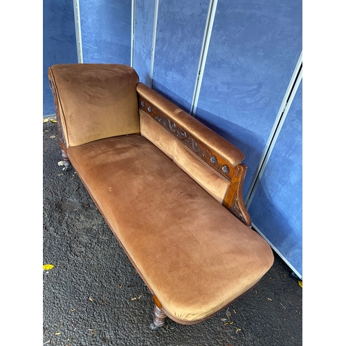 260 - Antique chaise lounge 

Dimensions - 75