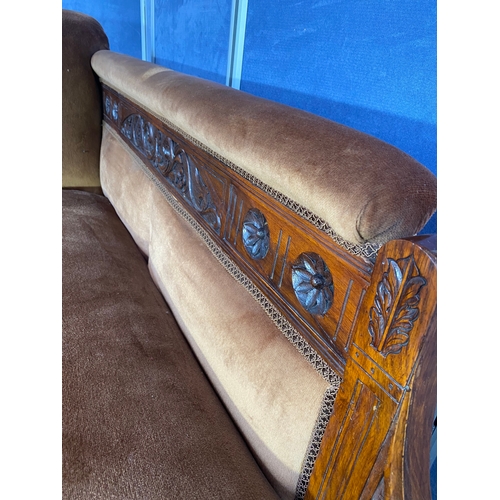 260 - Antique chaise lounge 

Dimensions - 75