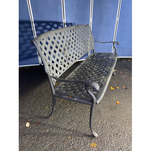 539 - Metal garden bench