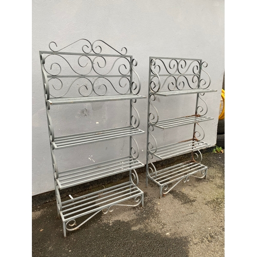 513 - Two iron garden shelves.

Dimensions - 24