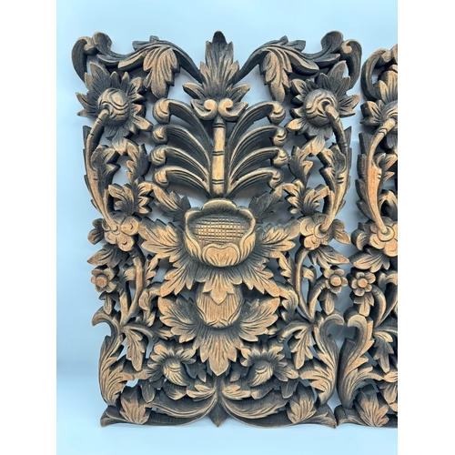 86 - Pair of continental carved wood wall plaques - 11.5