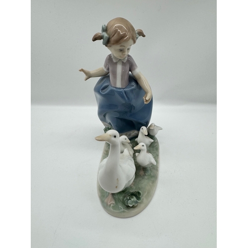 22 - Lladro HURRY NOW by Antonio Ramos 5503