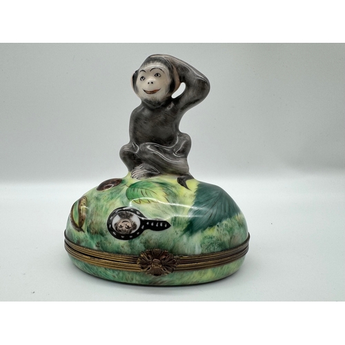 35 - Limoges Monkey Site Corot Trinket Box Peint Main