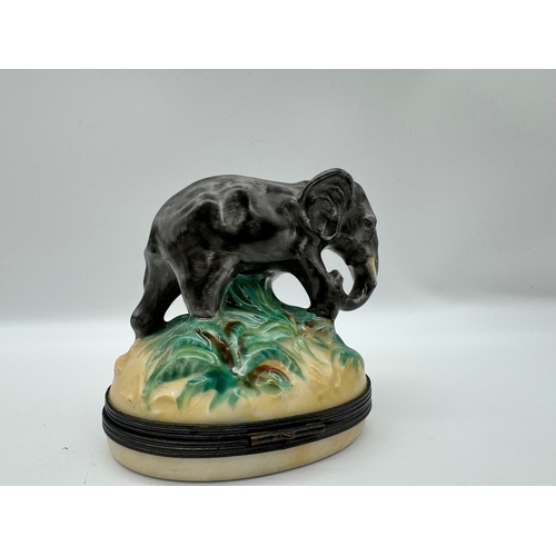 36 - Limoges Elephant Trinket Box Peint Main