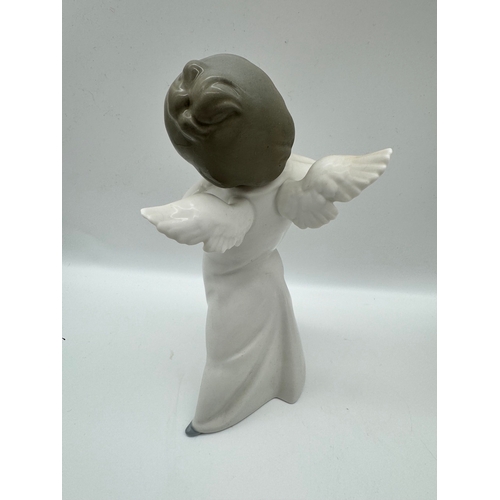 57 - Lladro Mime Angel 4959 Figurine approx 9