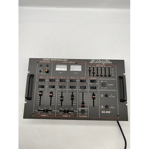 110 - Two DJ mixer decks Maplin SA 909 / Realistic SSM 2200.