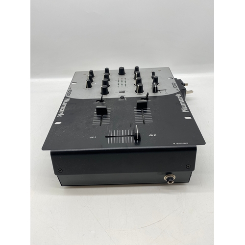 176 - Numark DM1050 Mixer