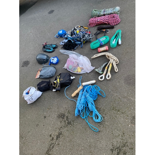 154 - Large collection of rock climbing / safety equipment.