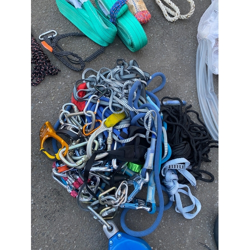 154 - Large collection of rock climbing / safety equipment.