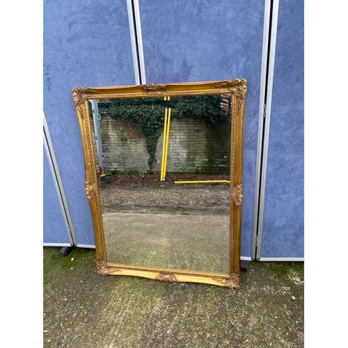 469 - Lovely gilt frame mirror.