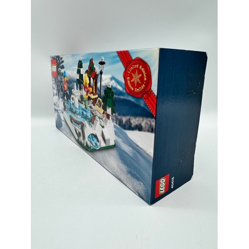 33 - Retired Lego 40416 Ice Skating Rink Limited Edition