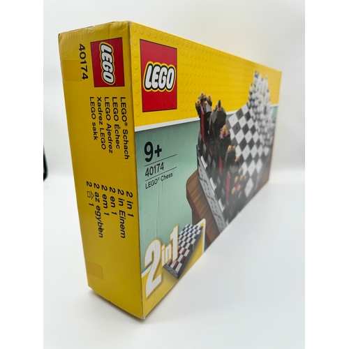 39 - Retired Lego 40174 Chess Set