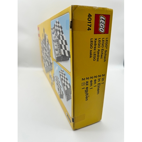 39 - Retired Lego 40174 Chess Set