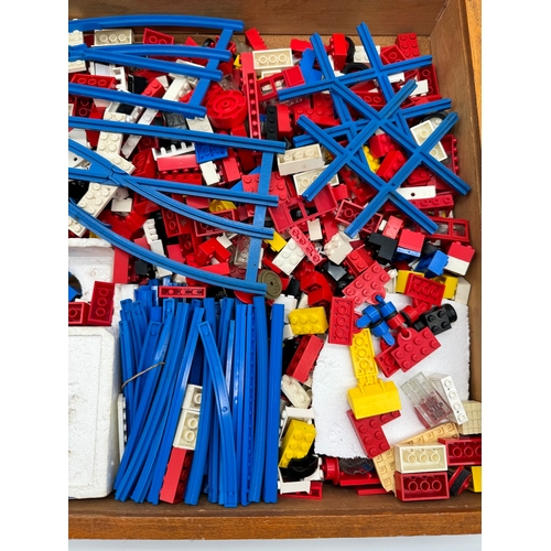 54 - Vintage Lego Systems Case + Lego pieces