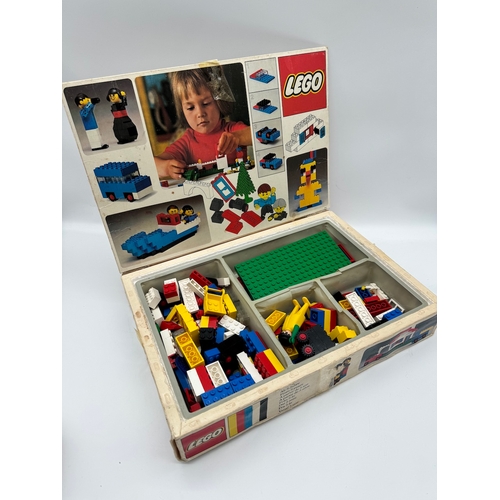 55 - Vintage Lego 30 Box + Lego Pieces