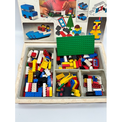 55 - Vintage Lego 30 Box + Lego Pieces