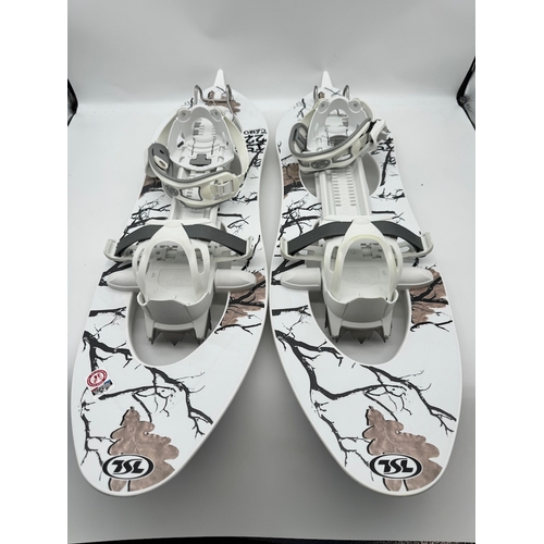 48 - TSL 227 Camo Snow Shoes