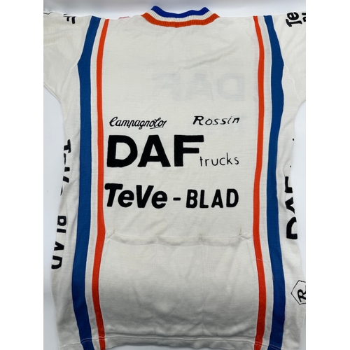 55 - Vintage 1970's DAF Trucks / TeVe-Blad Road Bike Jersey