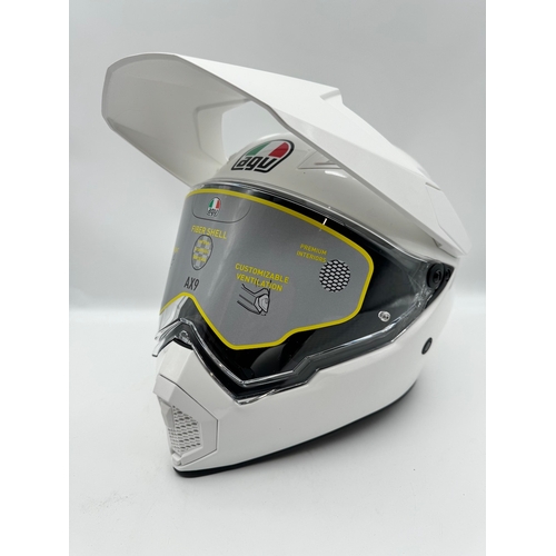 100 - Brand New in Box Agu AX9 AGV E2205 White Full Face Motorcycle Helmet - Large