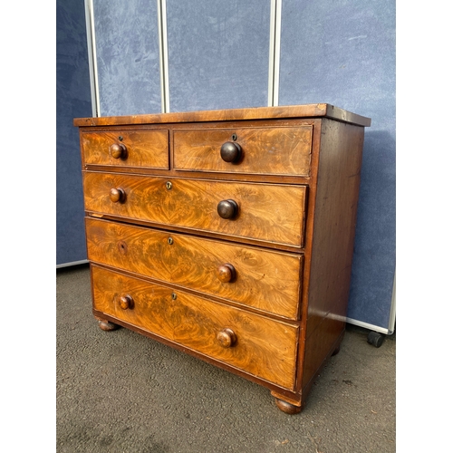 342 - Antique two over three chest of drawers.

Dimensions - 20