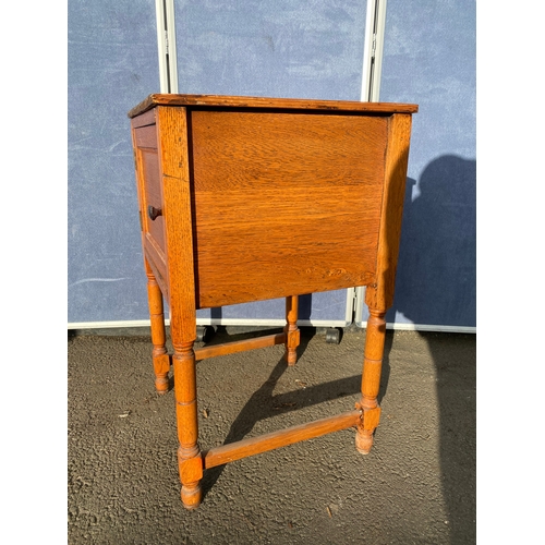 347 - Lovely Mid century storage cabinet.

Dimensions - 19