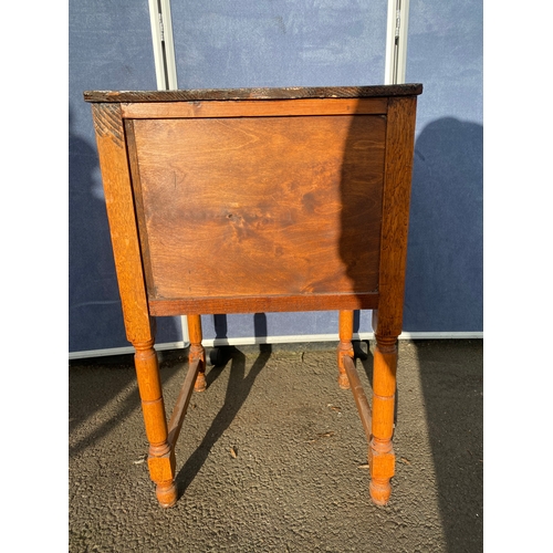 347 - Lovely Mid century storage cabinet.

Dimensions - 19