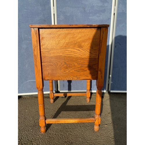 347 - Lovely Mid century storage cabinet.

Dimensions - 19