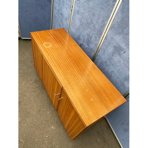 354 - Retro hide away desk. 

Dimensions - 47.5