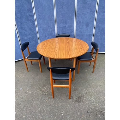 356 - Lovely Mid century Schreiber drop leaf table and four chairs. 

Please see images for dimensions.