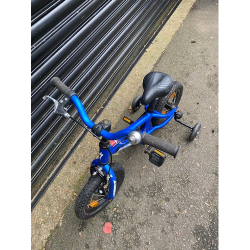 389 - Childs specialised bike with stabilisers