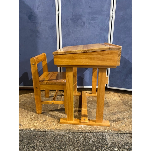 405 - Vintage Kids Lift up school desk and chair. 

Please see images for all dimensions.