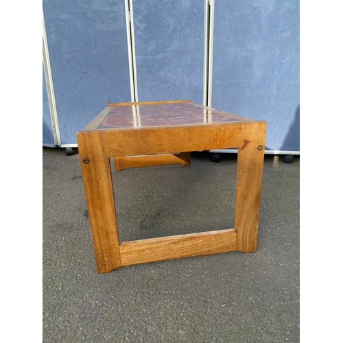 416 - Lovely retro mid century tiled low coffee table.

Dimensions - 37.5