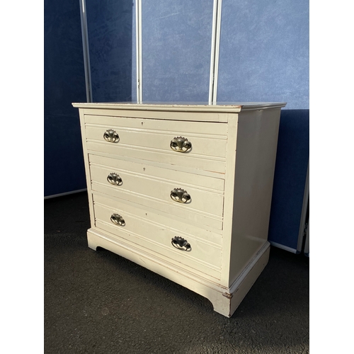 425 - Antique white painted three drawer chest of drawers. 

Dimensions - 36