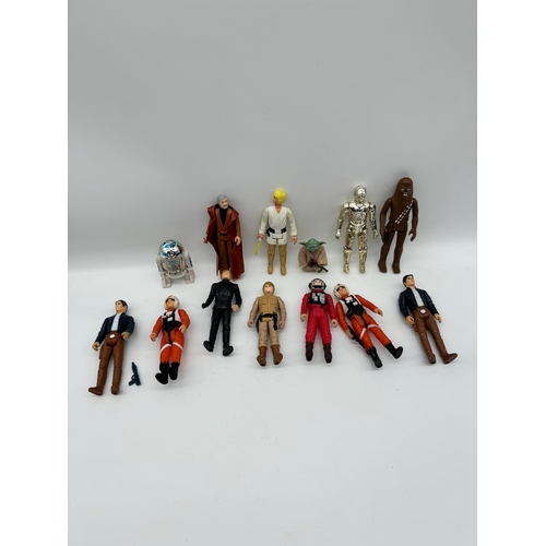 123 - Vintage 1970/80's Kenner Star Wars Figures inc Luke Skywalker, R2D2, C3P0, Yoda, Han Solo, Chewbacca... 