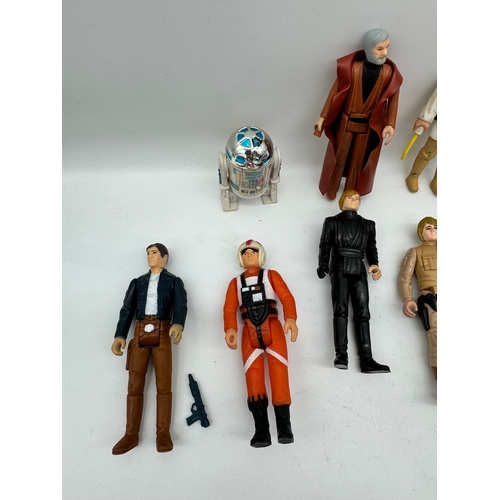 123 - Vintage 1970/80's Kenner Star Wars Figures inc Luke Skywalker, R2D2, C3P0, Yoda, Han Solo, Chewbacca... 