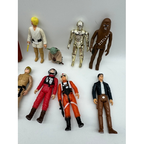123 - Vintage 1970/80's Kenner Star Wars Figures inc Luke Skywalker, R2D2, C3P0, Yoda, Han Solo, Chewbacca... 