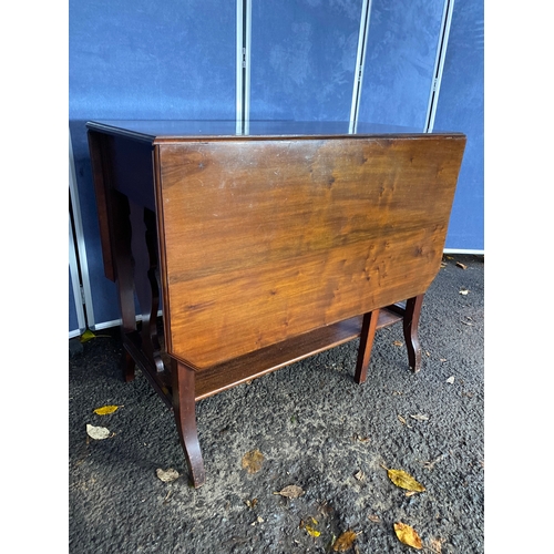 332 - Antique drop leaf/gate leg table.

See images for all dimensions.