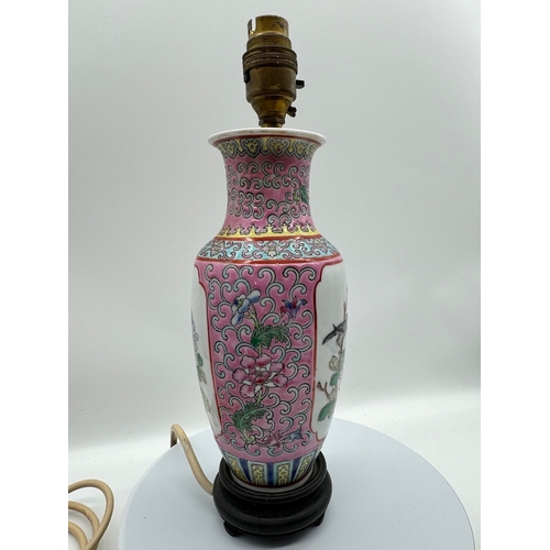 109 - Vintage hand-painted oriental lamp - 29cm