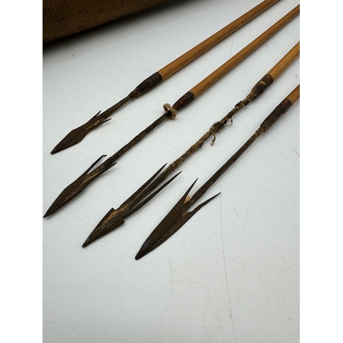 153 - Early 20th Century hunting arrows and quiver - African Tribal