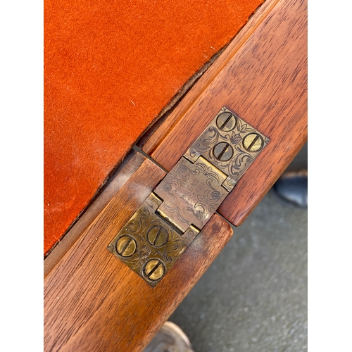 436 - Antique extendable games table. 

Please see images for dimensions.