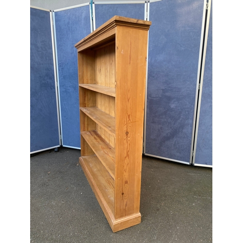 438 - Solid pine bookshelf. 

Dimensions - 47.5