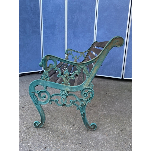 440 - Vintage garden bench with cast iron Lion head design arms. 

Dimensions - 49.5