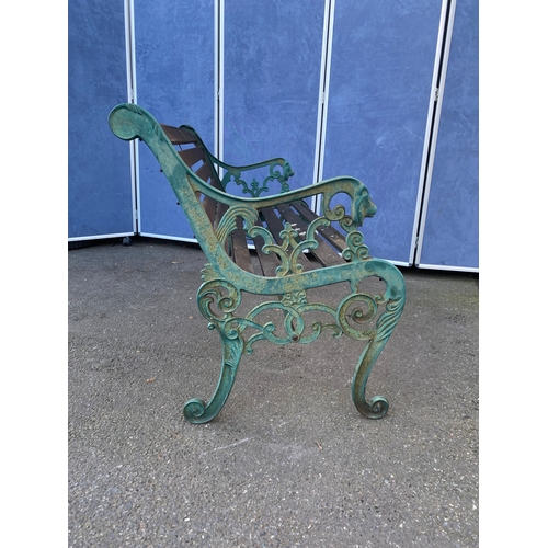 440 - Vintage garden bench with cast iron Lion head design arms. 

Dimensions - 49.5