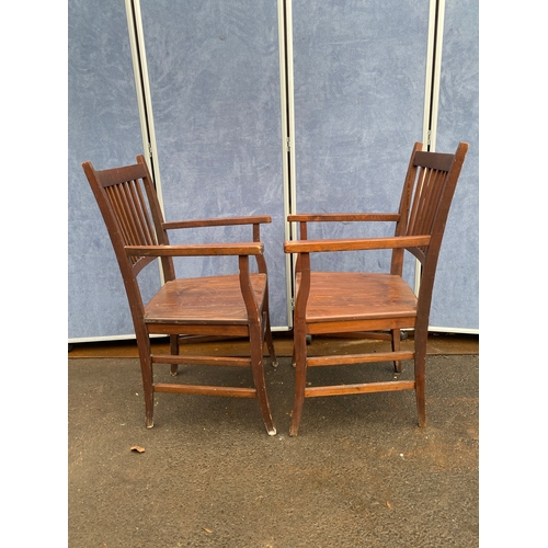 453 - A pair of antique dining/carver chairs. 

Dimensions - 22