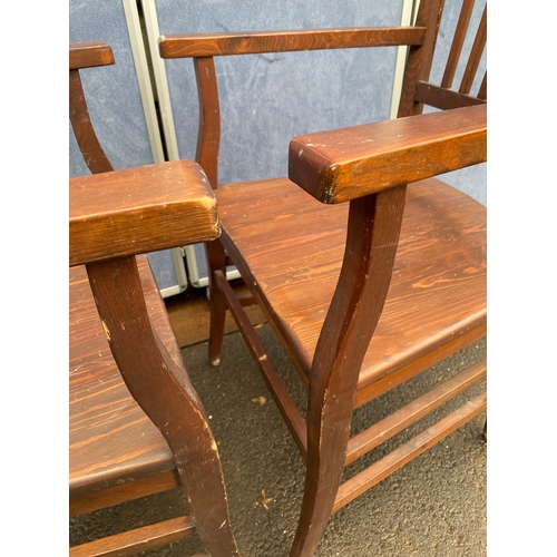 453 - A pair of antique dining/carver chairs. 

Dimensions - 22